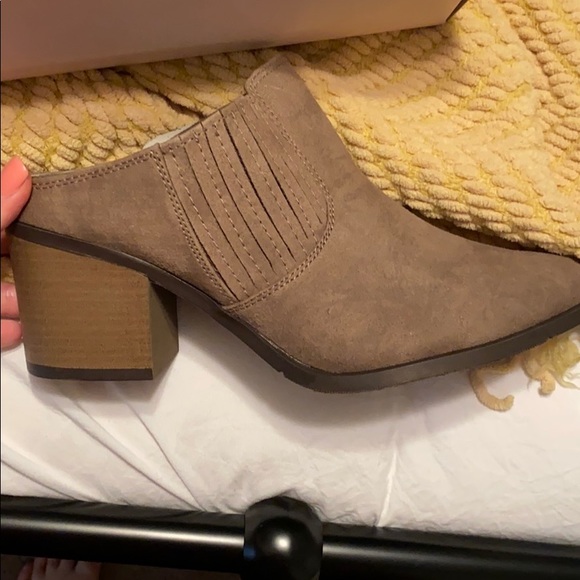 Women’s heels - Picture 2 of 3